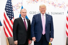 TT Putin gọi ông Trump là ‘người phi thường’, gọi ông Biden là chính trị gia ‘chuyên nghiệp’