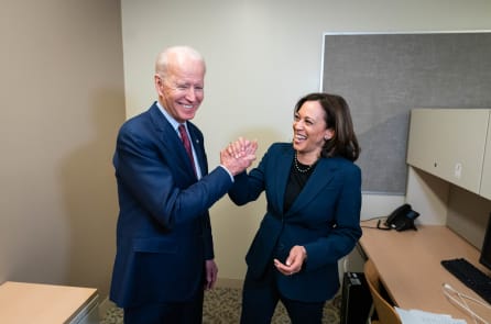 Chính quyền Biden muốn chuyển người nhập cư bất hợp pháp từ biên giới miền Nam tới biên giới miền Bắc
