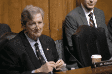 TNS John Kennedy cam kết chống lại CNXH trong thông báo tranh cử ở Louisiana