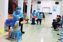 Việt Nam ghi nhận ca sốc phản vệ nặng nhất sau tiêm vắc-xin COVID-19 AstraZeneca