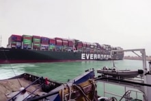 Kênh đào Suez có thể sẽ nghẽn trong nhiều tuần vì tàu mắc cạn