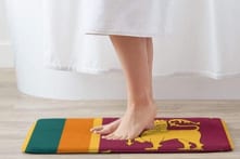 Sri Lanka giận dữ trước các tấm thảm chùi chân in hình quốc kỳ do TQ sản xuất