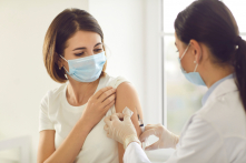 Nhóm chuyên gia vắc-xin: Hầu hết mọi người không cần tiêm liều bổ sung