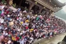 Chùa Tam Chúc đón 5 vạn du khách khiến tình cảnh hỗn loạn