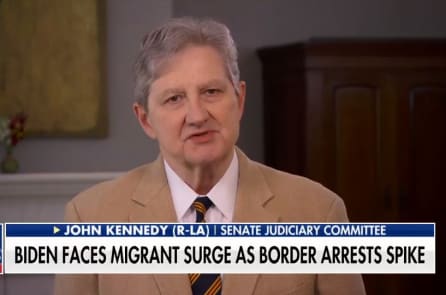 John Kennedy: Khôi phục chính sách của Trump mới có thể xử lý khủng hoảng biên giới