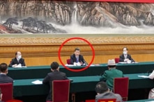Video ông Tập phát biểu, các đại biểu cặm cụi cúi đầu ghi chép
