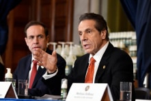 Hơn một nửa nghị sĩ tiểu bang yêu cầu Thống đốc New York Cuomo từ chức