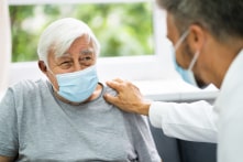 Ngoài New York, nhiều bang khác cũng cho người nhiễm COVID-19 vào viện dưỡng lão