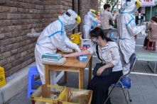 Tình hình COVID-19: Việt Nam ghi nhận số ca tử vong mới cao nhất châu Á, thêm nhiều ca nhiễm Omicron