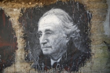 Từ cái chết của siêu lừa Madoff nhìn lại lịch sử “mô hình Ponzi”