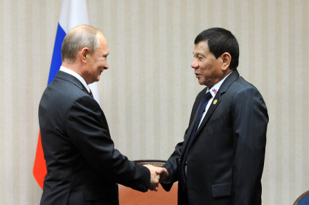 Duterte quay sang lấy lòng Putin để có vắc-xin khi căng thẳng với TQ tiếp diễn
