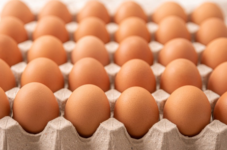 Nông dân Mỹ: Đặt trứng gà theo cách này để giữ được độ tươi