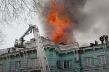 Bệnh viện hỏa hoạn, một nhóm bác sĩ vẫn bình tĩnh hoàn thành ca phẫu thuật tim