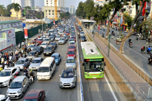 Buýt nhanh BRT Hà Nội: Tăng 200.000 lượt khách nhưng doanh thu sụt 2,7 tỷ đồng?