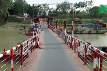 Hà Nội: Cầu phao mới 4 năm, bị nâng thành 37 năm để xin 72 tỷ đồng xây mới