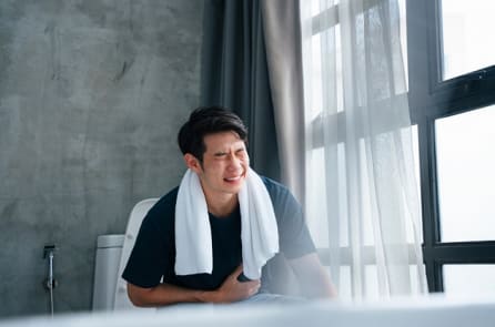 Bị trừ tiền lương vì làm việc 1 tháng mà đi vệ sinh gần 50 tiếng