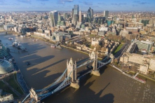 Hàng nghìn người tuần hành ở London phản đối phong tỏa và hộ chiếu vắc-xin