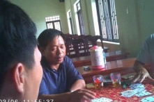 Bí thư phường cùng 3 cán bộ đánh bạc, cười nói rôm rả trong trụ sở?