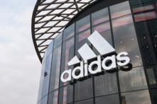 “Tiểu phấn hồng” TQ tẩy chay Adidas, gặp phải vấn đề nan giải khác