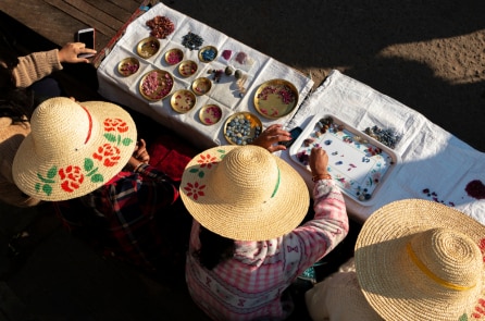 Quân đội Myanmar thu về hàng triệu đôla bán đá quý trong khi nền kinh tế đang sụp đổ