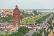 TT Hun Sen: Campuchia đang ở trên “bờ vực của chết chóc” do số ca COVID-19 tăng