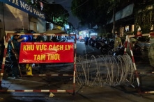 Hai chuỗi lây nhiễm ghi nhận cả biến chủng Ấn và Anh, TP.HCM dừng khẩn nhiều hoạt động