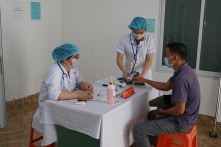 Việt Nam thêm 10 ca COVID-19 trong nước ở Vĩnh Phúc, Hà Nam