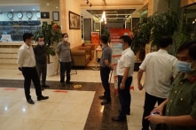 Người lao động nhập cảnh bị ép trả phí cách ly 1,2-1,7 triệu đồng/người/ngày