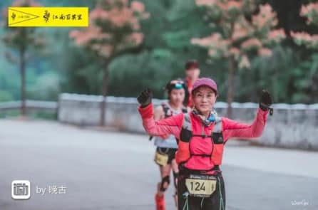Cụ bà dự hơn 100 cuộc thi marathon, chạy 168 km ở tuổi 70