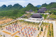 Một nhân viên chùa Tam Chúc dương tính COVID-19, liên quan đến bệnh viện K