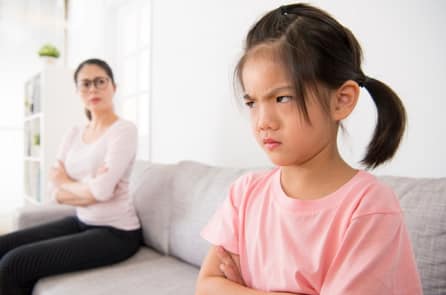 Cha mẹ nên từ bỏ 10 thói quen xấu này nếu không muốn trẻ bắt chước theo