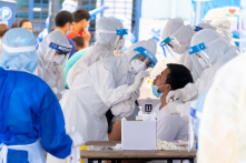 5 chuyên gia TQ nhiễm virus đã tiêm vắc-xin nội địa trước khi đến Việt Nam