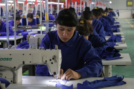 Các quỹ tương hỗ khổng lồ của Mỹ đã đầu tư hàng triệu USD vào các công ty ở Tân Cương