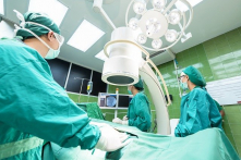 Dành 2 năm bí mật cải thiện sức khỏe để hiến thận cứu đồng nghiệp