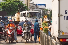 Sáng 5/6: Bắc Giang, Bắc Ninh chiếm 65/77 ca COVID-19 mới; chú trọng thuốc y học cổ truyền