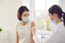Một phụ nữ Hy Lạp tử vong sau khi tiêm mũi thứ hai vắc-xin Pfizer được 1 giờ