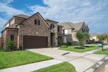 Nhiều gia đình Mỹ đang chuyển từ California đến Texas, khiến giá nhà đất ở đây tăng vọt