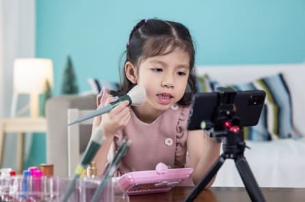 Tranh luận chuyện cho trẻ dùng mỹ phẩm từ tuổi mẫu giáo ở Trung Quốc