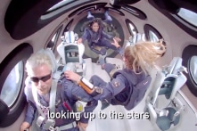 Tỷ phú Richard Branson trở về an toàn sau khi hoàn thành chuyến du hành vũ trụ