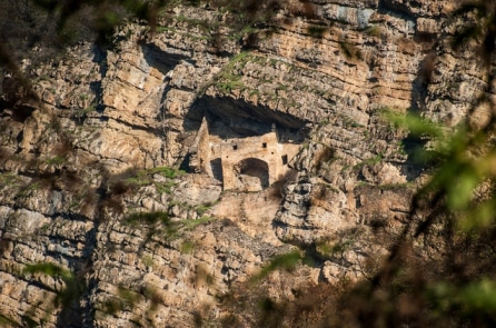 “Lâu đài cổ tích” trên vách đá có nguồn gốc bí ẩn ở Azerbaijan