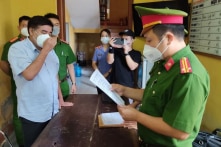 Lừa ‘chạy việc’ chiếm đoạt 300 triệu đồng, nguyên quyền Cục trưởng Cục QLTT Hải Dương bị bắt