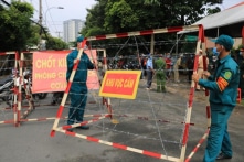 TP.HCM có 1.057 ca COVID-19 tử vong; Hà Nội rất khó dự đoán dịch, cấp tốc xây BV dã chiến