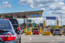 Biên giới Hoa Kỳ-Canada sắp mở cửa, hạn chế người không tiêm vắc-xin