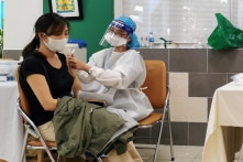 Đợt tiêm vắc-xin COVID-19 lớn nhất của Việt Nam: “Sử dụng đồng thời tất cả các loại vắc-xin…”