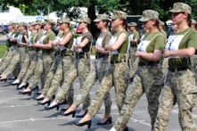 Giễu cợt phụ nữ Ukraine, ‘tiểu phấn hồng’ Trung Quốc khiến người Ukraine tức giận