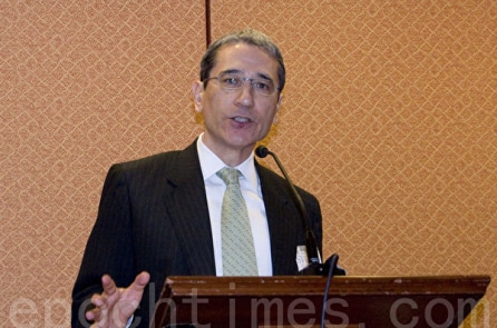 Gordon Chang: Hành động của Tập Cận Bình cho thấy “cố ý phát tán virus”