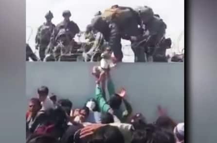 Chùm ảnh ấm áp về lính Mỹ và các em bé tại Afghanistan