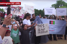 Người Mỹ gốc Afghanistan biểu tình tại Nhà Trắng: ‘Họ đang giết tất cả người thân của tôi’