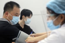 PGĐ Sở Y tế TP.HCM: TP lo được ‘nguồn vắc-xin Sinopharm’; ngày 19/8 thêm 10.654 ca