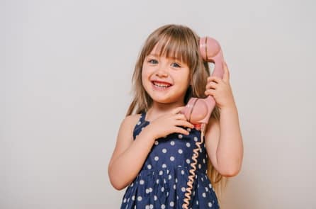 Cô bé 6 tuổi gọi 911 để bày tỏ tình cảm với cảnh sát